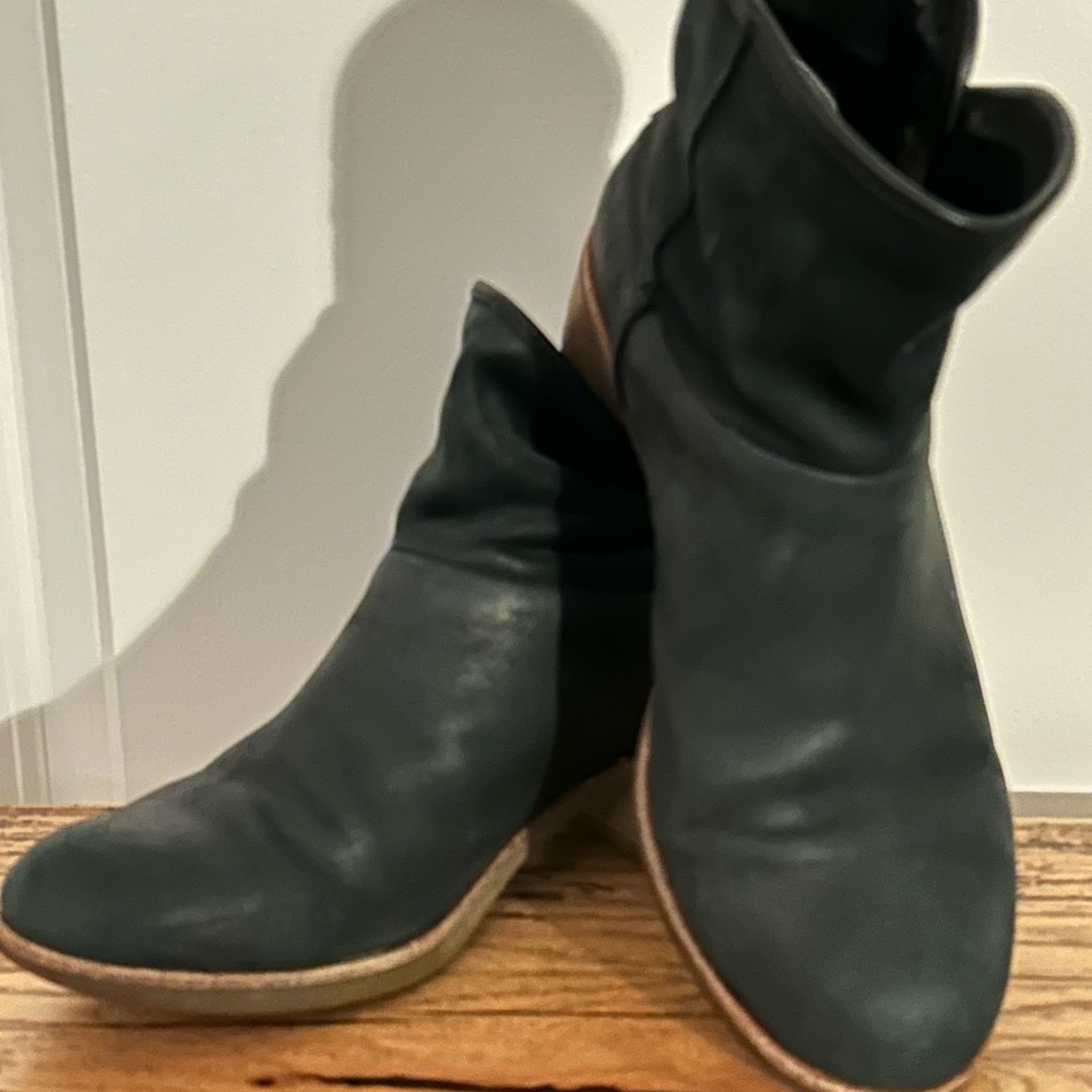 UGG Black Leather Ankle Booties with Wood-Effect Heel